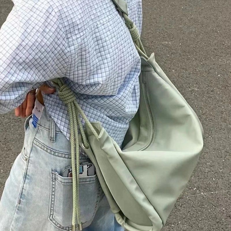 Interior Design Korean Style - 韓国風ニッチデザイン夏軽量防水シングルショルダー斜めスパン大容量トートバッグ