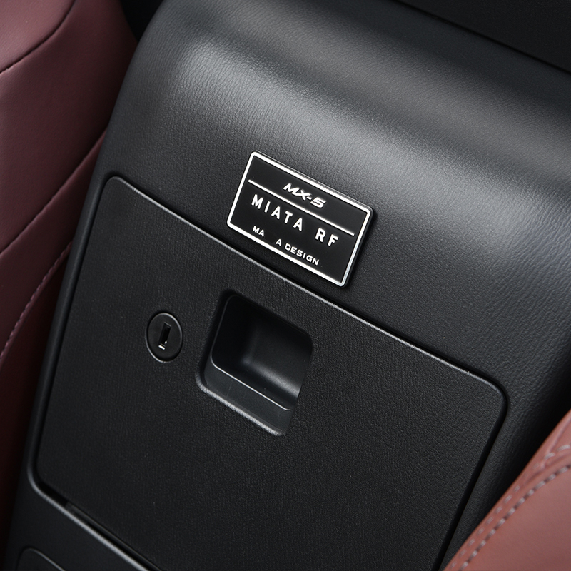 Interior Design Co - Mazda mx5 rfの3Dデザイナーステッカー,ロゴ,室内装飾用の手動金属ステッカー
