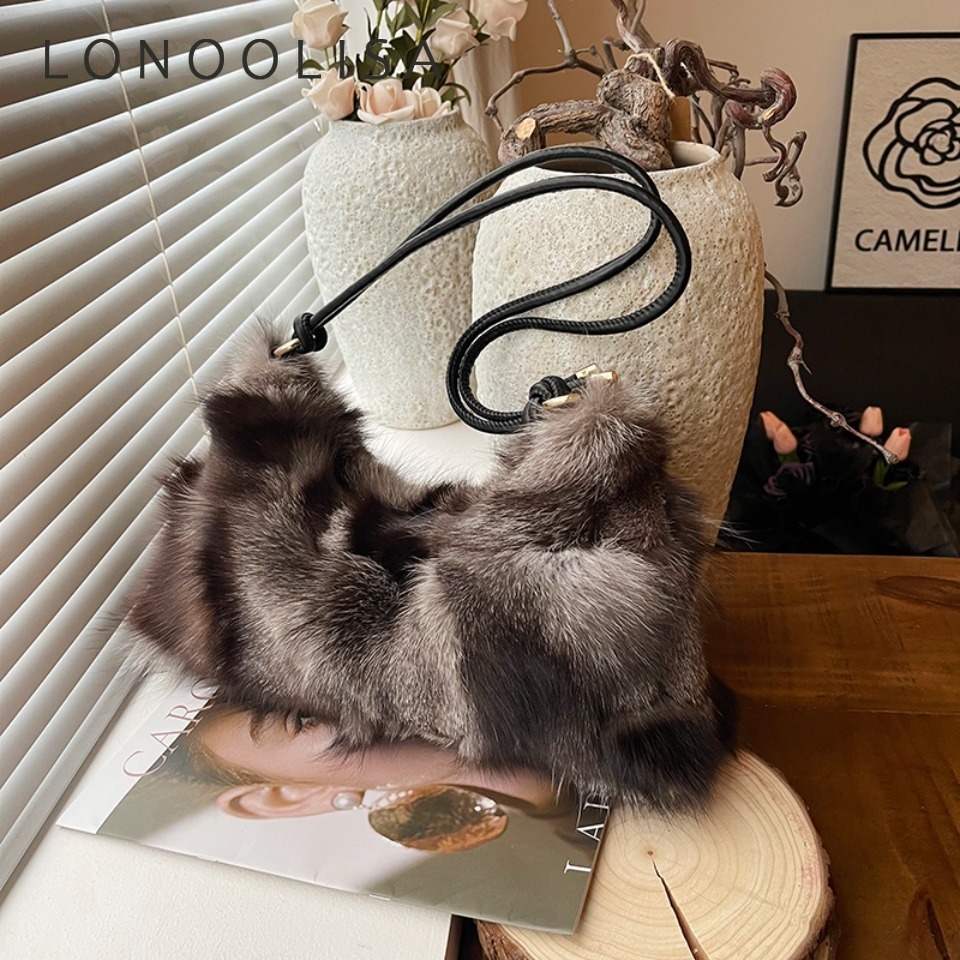 高級冬用暖かいフォックスファーショルダーバッグ デザイナー  - Interior Design Warm のレビューと価格