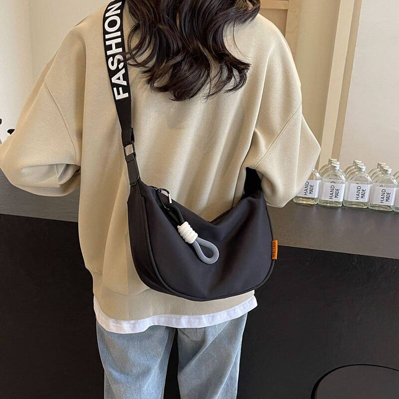 新作ファッショナブルなクロスボディバッグ、シンプルな幅広スト - Interior Design Style のレビューと価格
