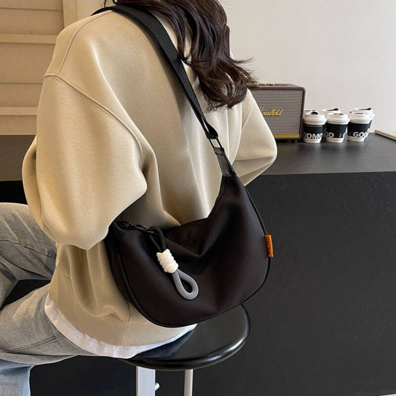 新作ファッショナブルなクロスボディバッグ、シンプルな幅広スト - Interior Design Style のレビューと価格