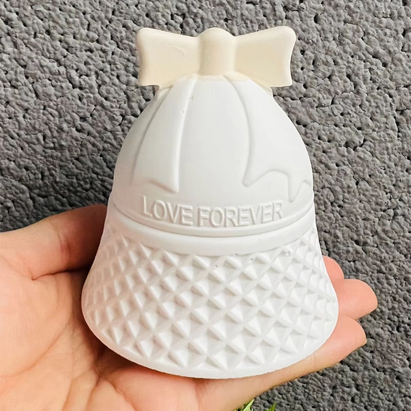 クリスマスベル型シリコンモールドアロマセラピー用石膏キャンド - Ceramic Candle Vessel のレビューと価格