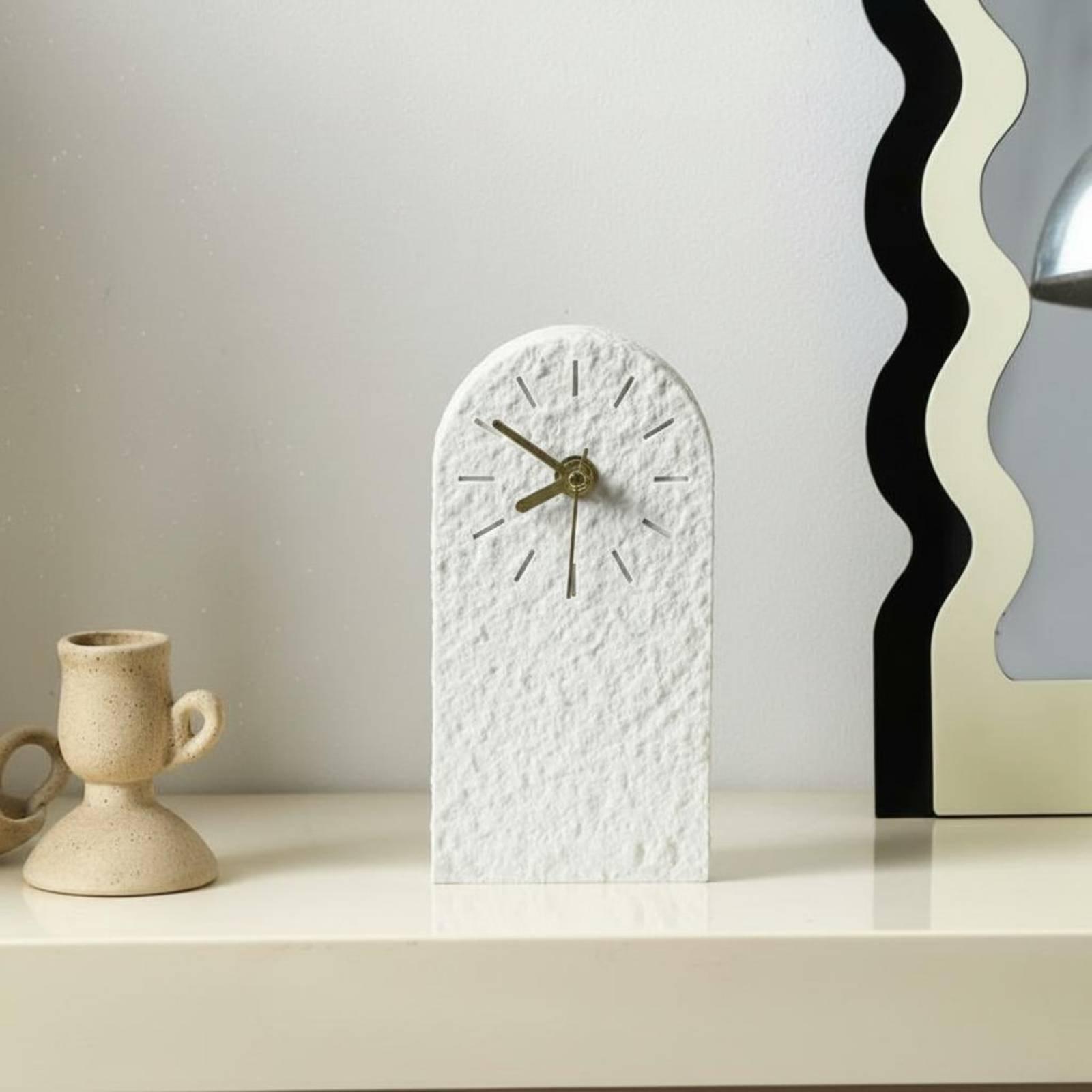 デスクトップ時計 ヴィンテージスタイル 静音卓上時計 高級感 - Interior Design Vintage Style のレビューと価格